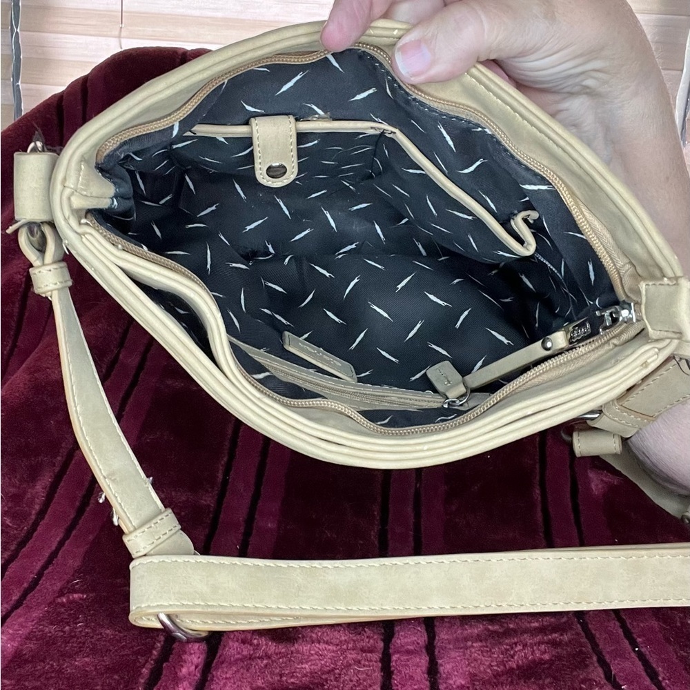 Kensie Crossbody/Shoulder Bag, Lt Gray w/tan, 12”A, 9.5”V, 3”W, Zip top & Mag T5 - Picture 4 of 12